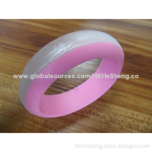 2014 Characteristic Beautiful Silicone Bracelets, BPA-free and Food-grade